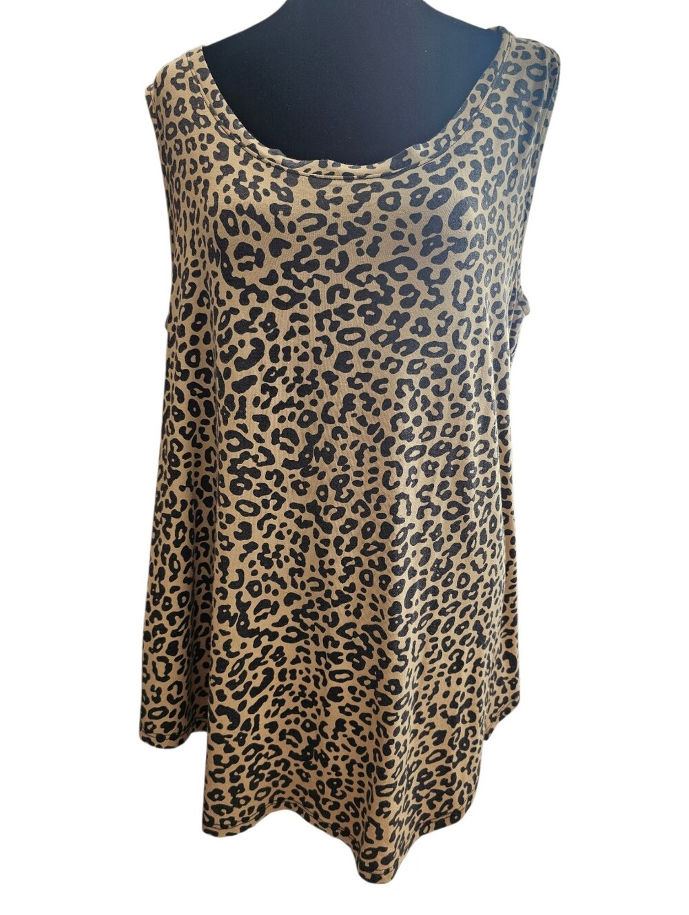 Women's Sleeveless Leopard Tank Top - Tan/Black. V